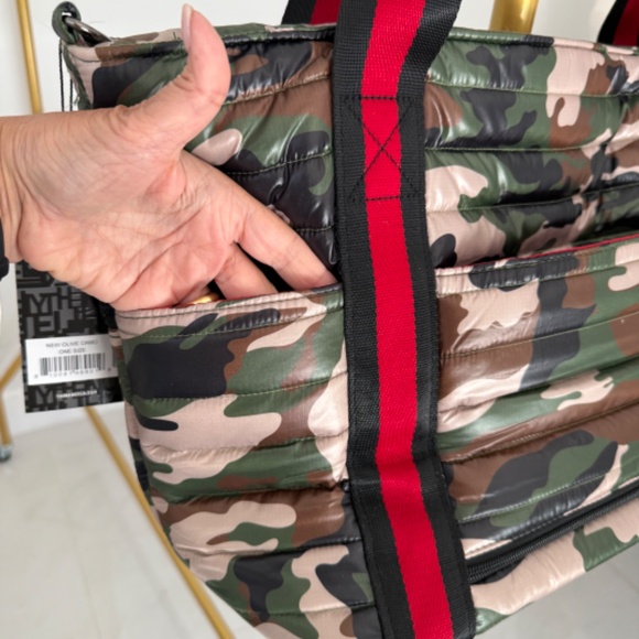 Think Royln Large Jetset Wingman Travel Bag Olive Green Camouflage NWT - Picture 8 of 11